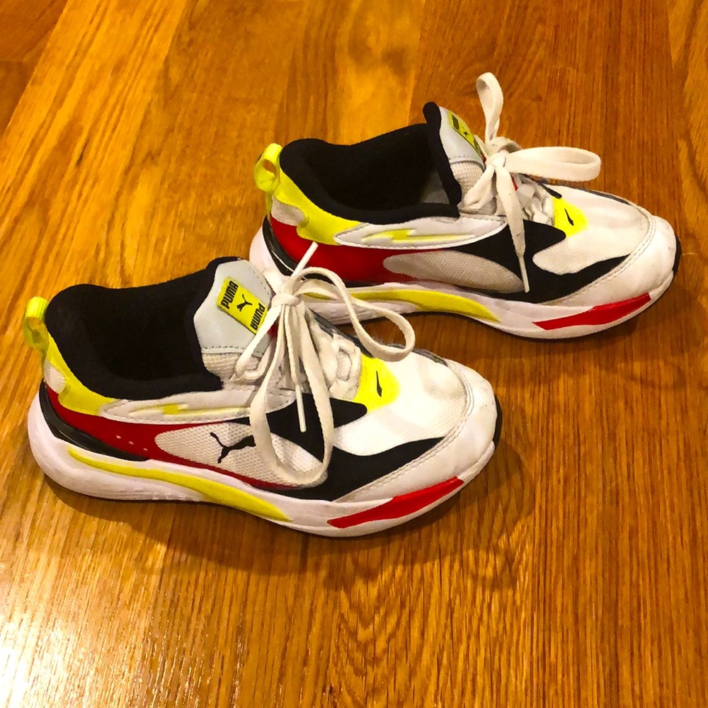 Watch out “Puma”! Kid’s sneakers US 1 size.